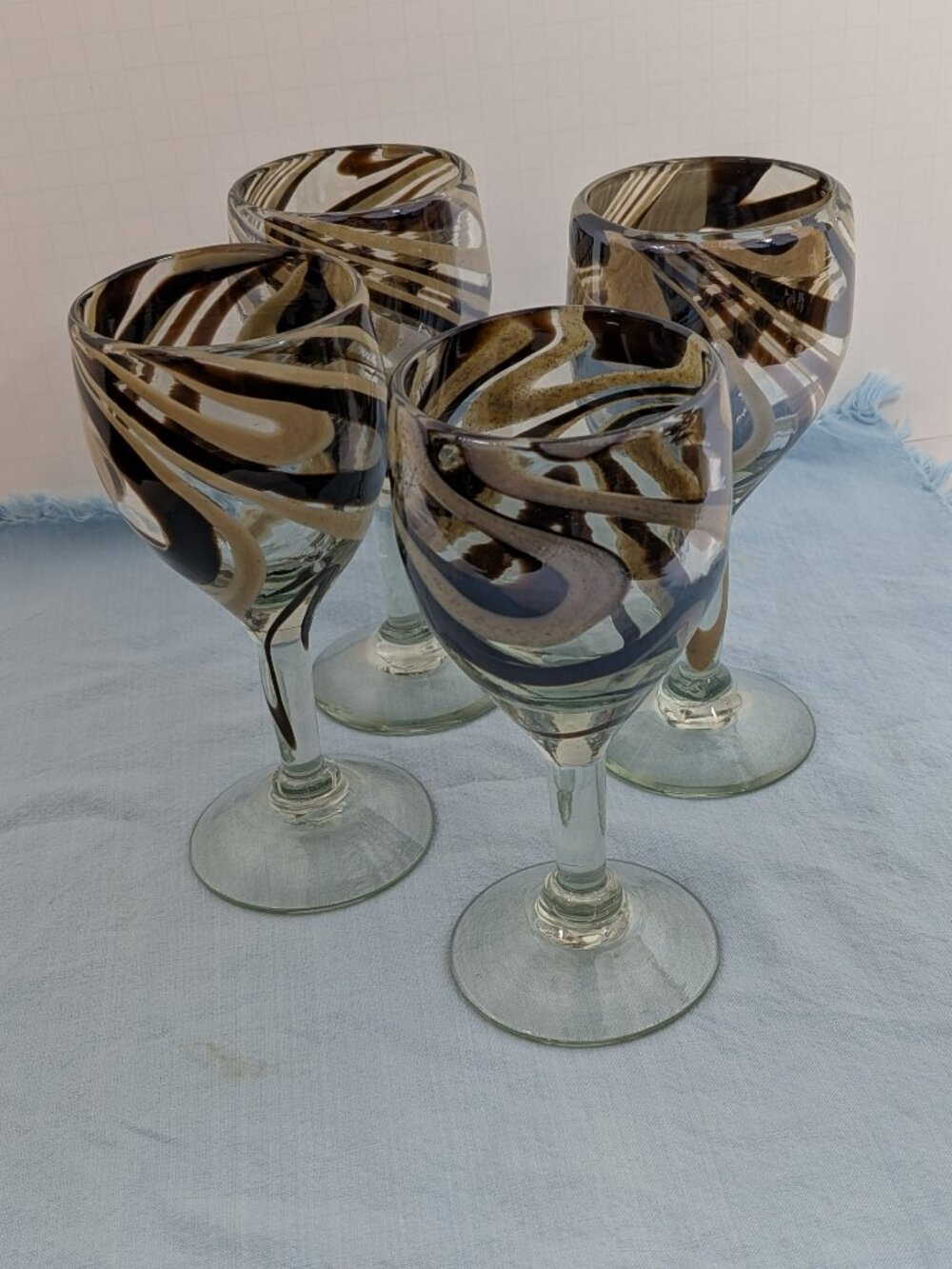 Set of 4 Hand Blown Mexican 8 Ounce Wine Glasses Chocolate & Beige Swirl